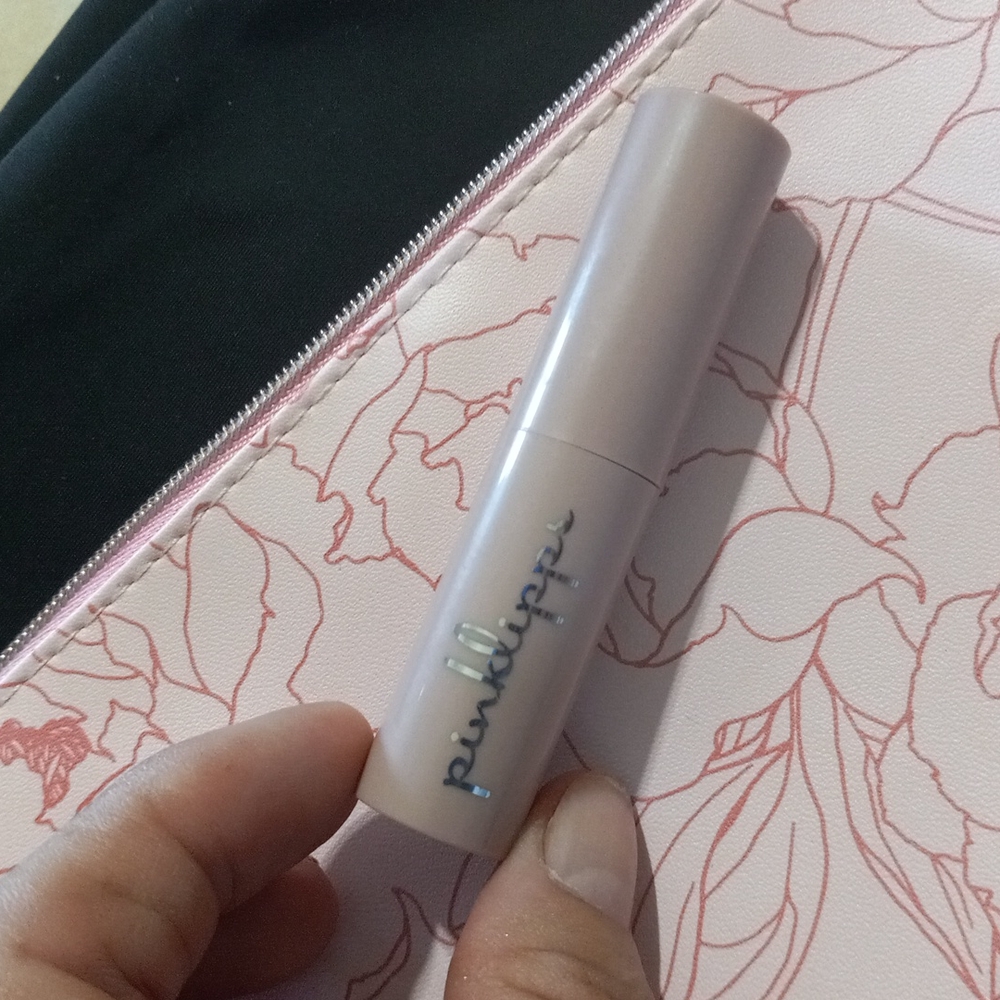 Bundle of pink ispy bag and pink lips color called Dream
